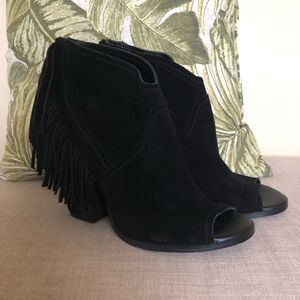 NWOT Black Suede Giani Bini Heel Booties w/ Fringe